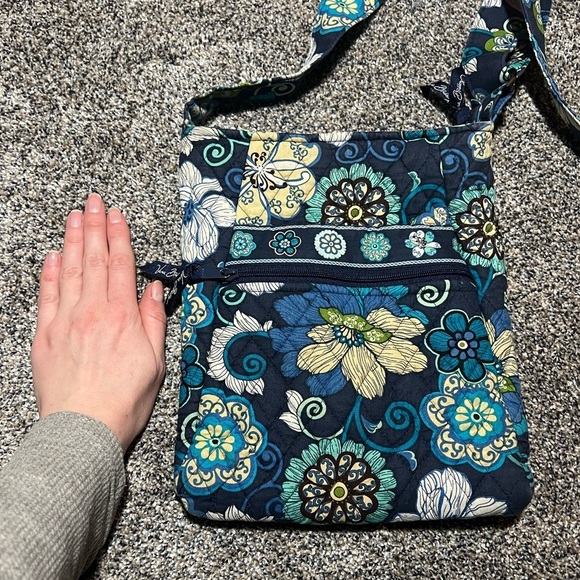 Vera Bradley Mod Floral Crossbody bag - Picture 7 of 7